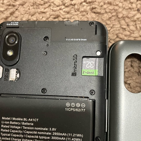 Bounce cellphone with 32gb SIM card - Picture 3 of 5